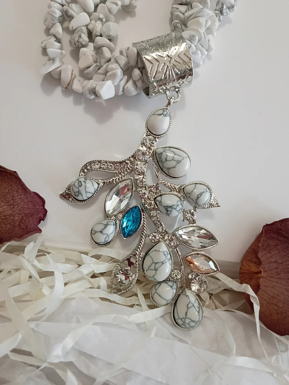 JTV White Howlite Chip Necklace with Silver Leaf Pendant and Aquamarine Accent